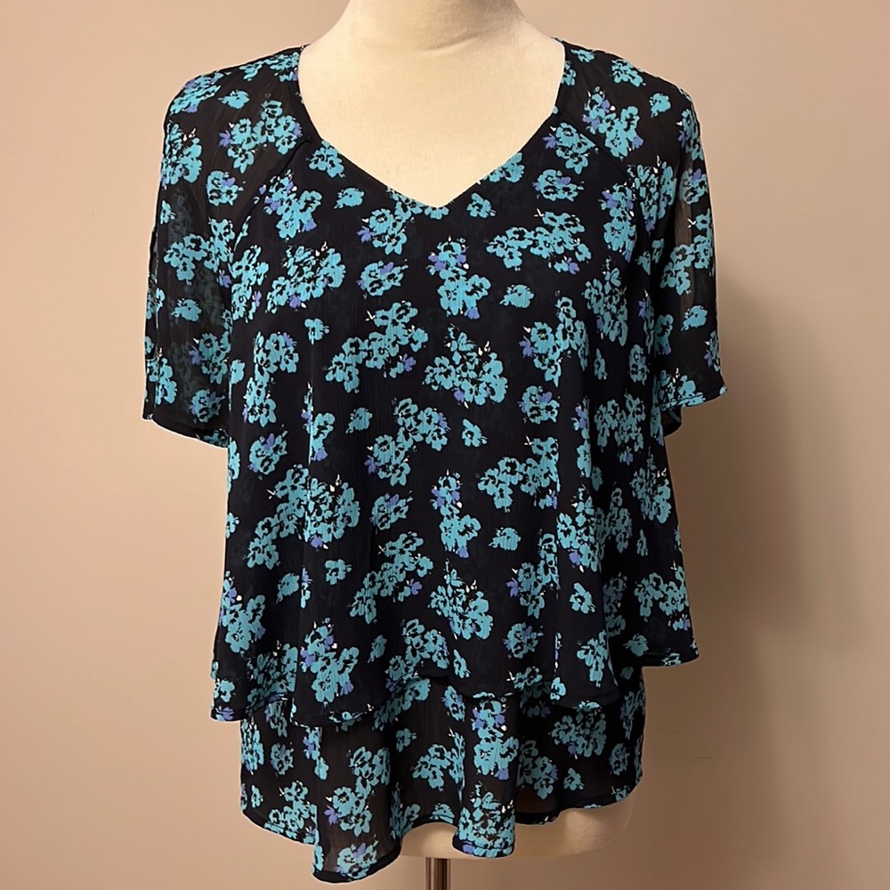3 FOR $40 - Juicy Couture Floral Blouse
